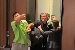 华体会官网-体育界人气球员赛后互动,球迷大呼过瘾