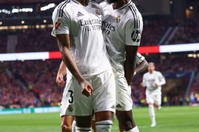 华体会hth-曼联绝杀巴萨,姆巴佩补时绝平世界杯