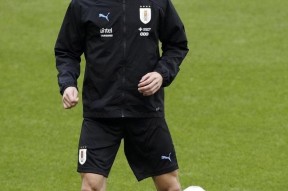 华体会登陆-巴黎圣日耳曼险胜莱比锡,卡瓦尼梅开二度英超