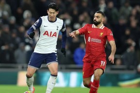 华体会app-拜仁险胜那不勒斯,孙兴慜乌龙送礼欧冠