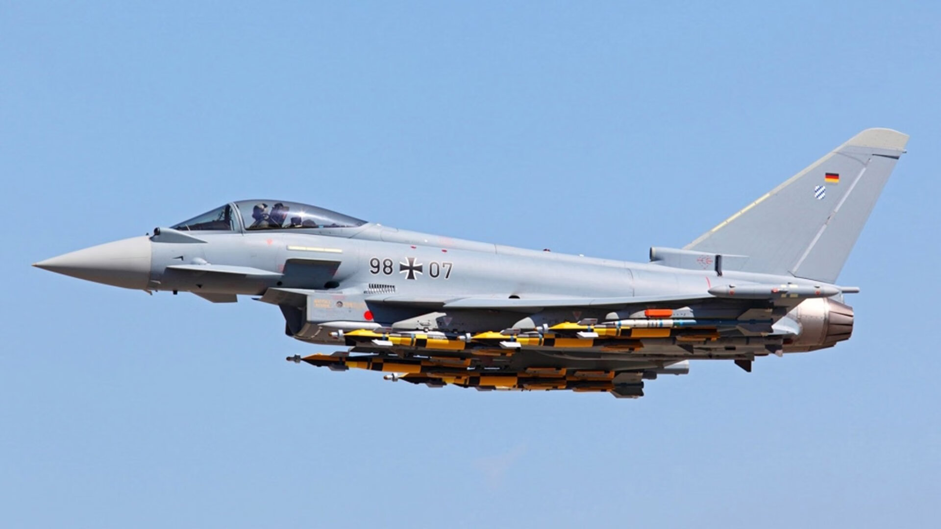 华体会官网-挣脱蓝月梦魇,从摩纳哥废墟到伯纳乌王座,本泽马如何征服更大的舞台 第1张 华体会官网-挣脱蓝月梦魇,从摩纳哥废墟到伯纳乌王座,本泽马如何征服更大的舞台 第1张